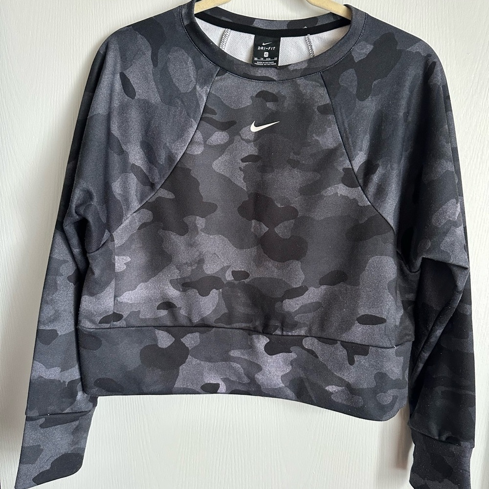 Nike Gray camouflage Crop Sweatshirt